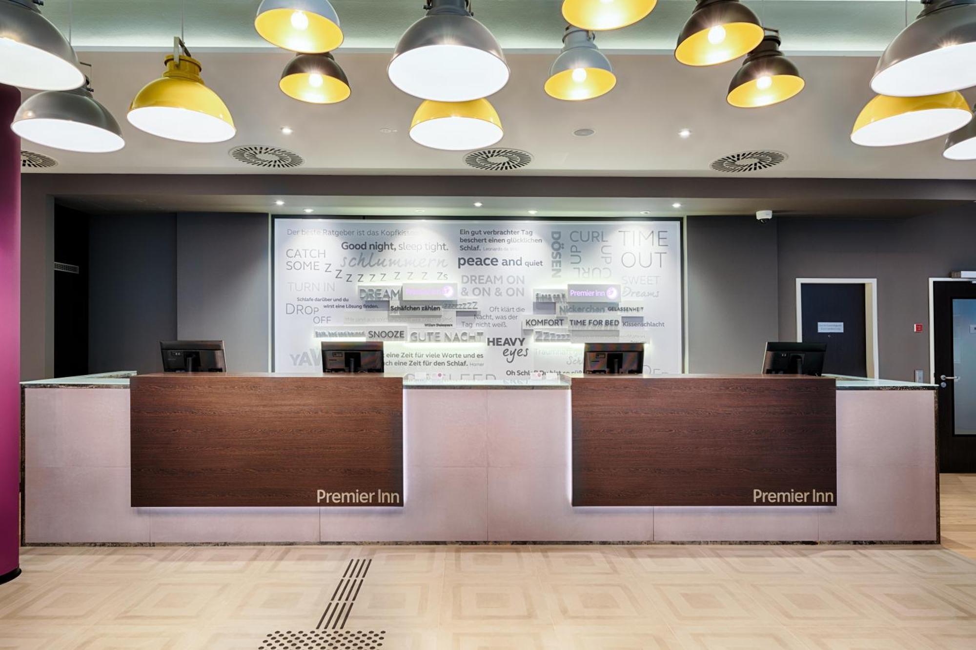 Premier Inn Duesseldorf City Friedrichstadt 外观 照片